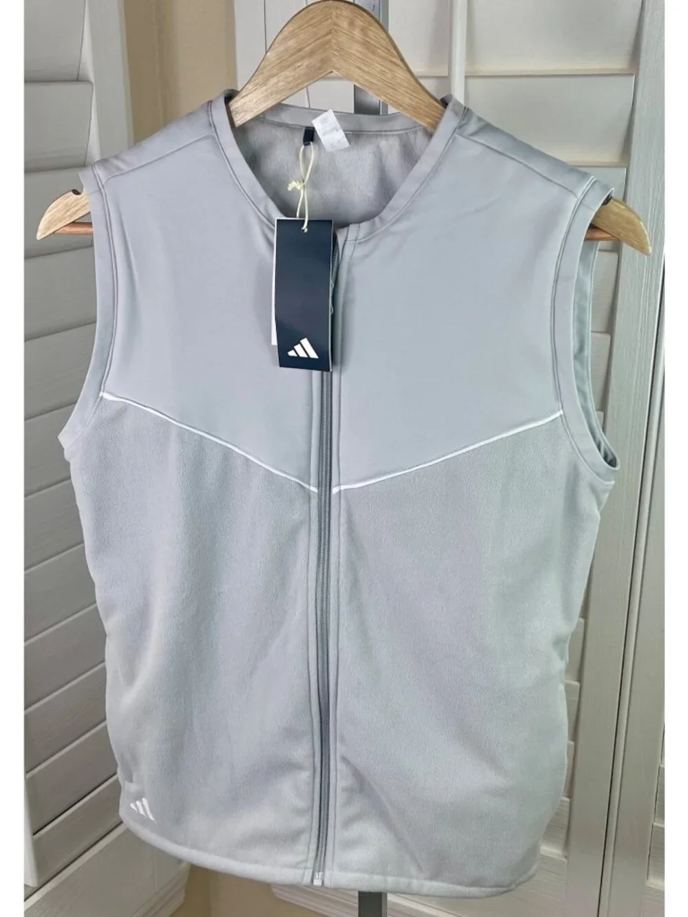 Adidas U Tech Vest Grey Full-Zip Sleeveless Golf Jacket IS9702, Boys Large - NWT